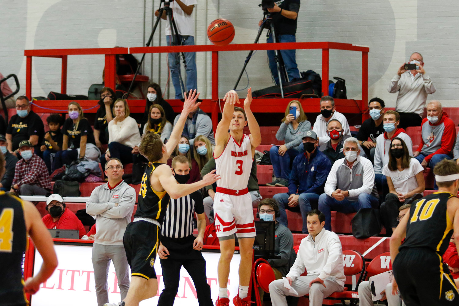 Senior guard Jack Davidson drills the three to go over the 2,000 point mark for his career. Davidson scored 23 points for the Little Giants and needs just needs 61 points to be the all-time leading scorer in school history.